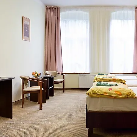 Victoria Nocleg ze śniadaniem 3*